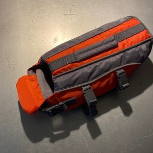 Small doggie life jacket NWT